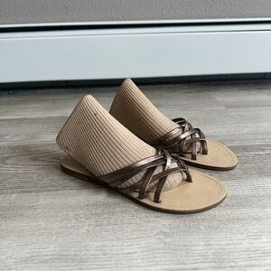 Garnet Hill Tan Metallic Strappy Flip Flop Sandals 8
